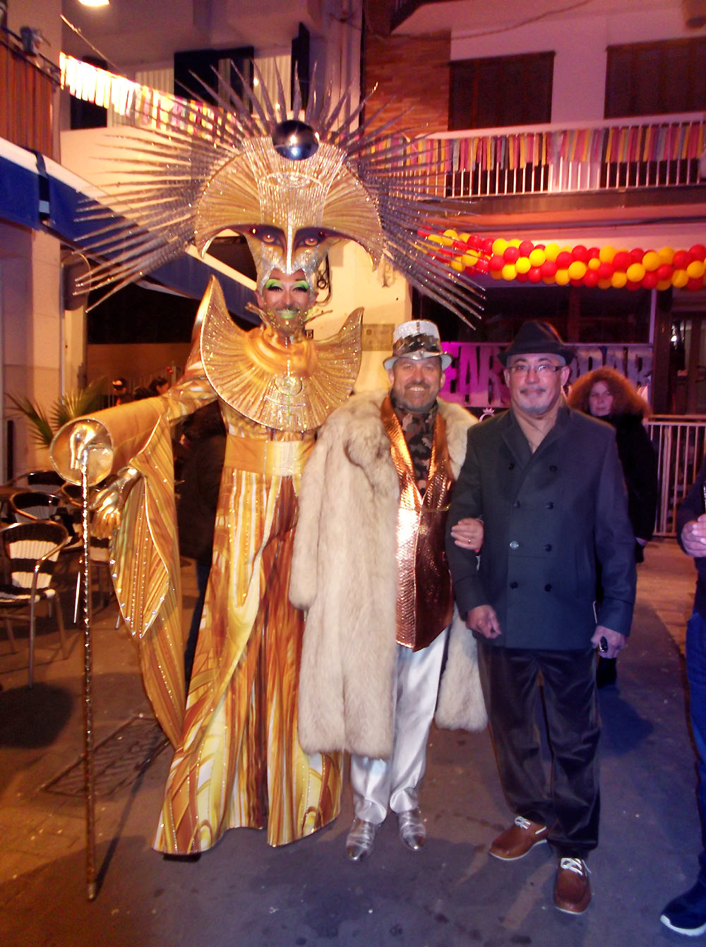Drag Ybridex, Fred et notre Roger photographe createur 
                  ;-))) Carnaval Sitges 2018