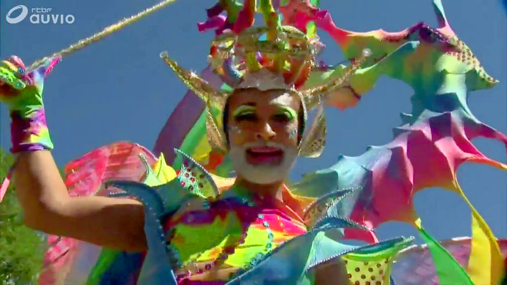 Gay Pride Maspalomas 2016 Drag Ybridex dbut de Parade au Riu